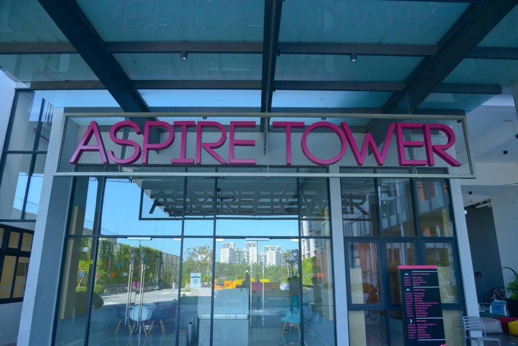 Apartment Kb2712 - Cyberjaya-netflix-wifi- Parking-pool, 1011