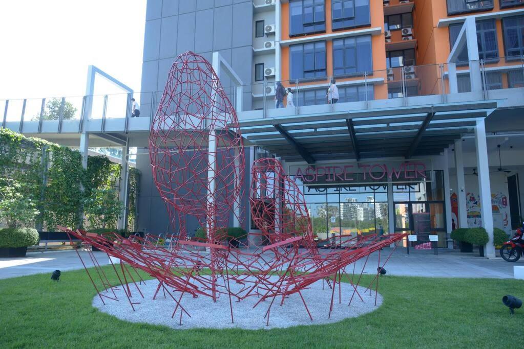 Apartment Kb2712 - Cyberjaya-netflix-wifi- Parking-pool, 1011 *