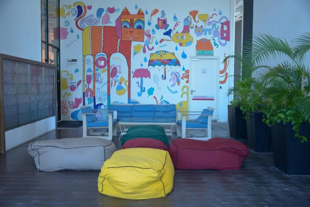 Kb2712 - Cyberjaya-netflix-wifi- Parking-pool, 1011 * Cyberjaya